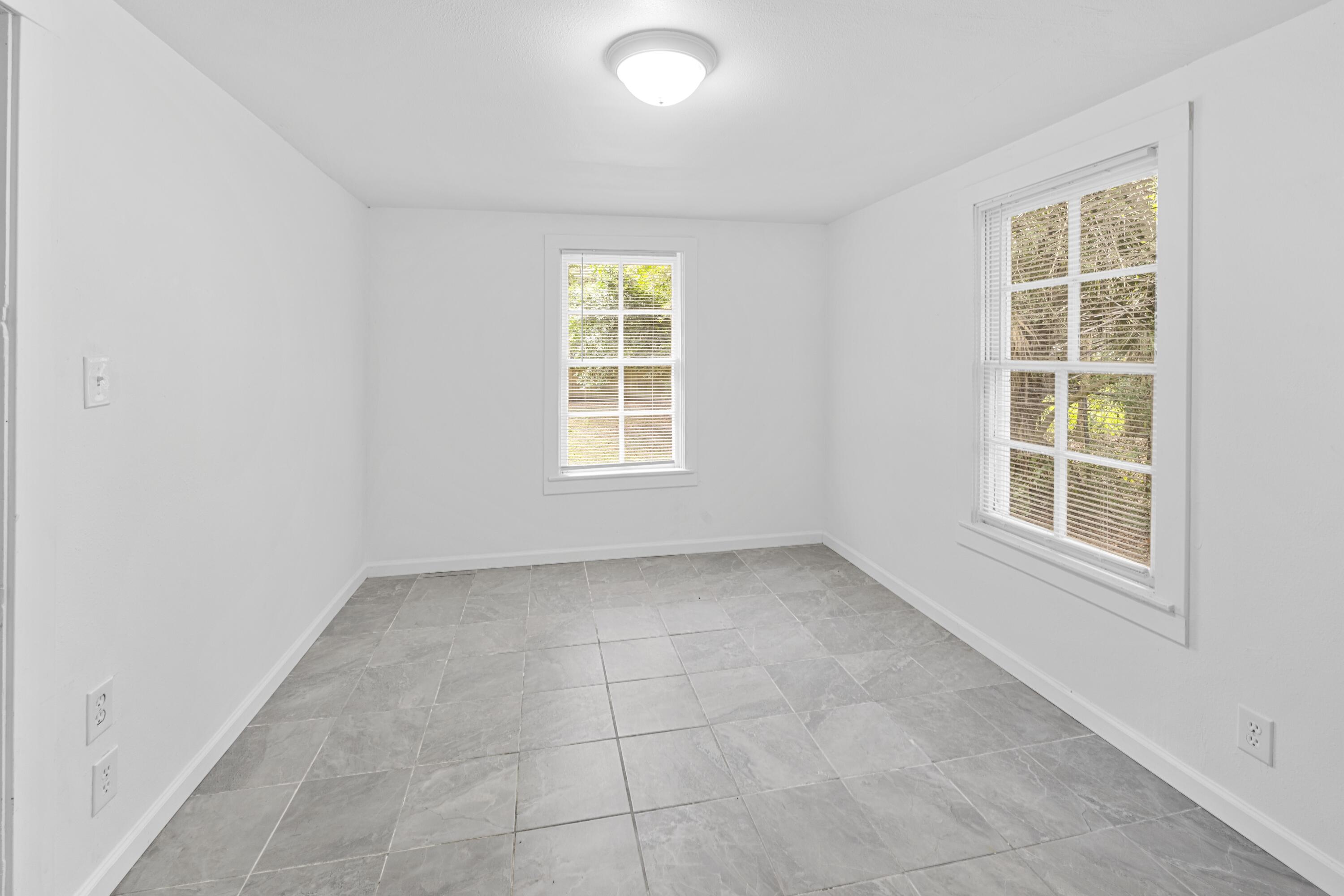 324 Dixie Street Crestview, FL 32536 - Photo 21 of 34 E79A8606