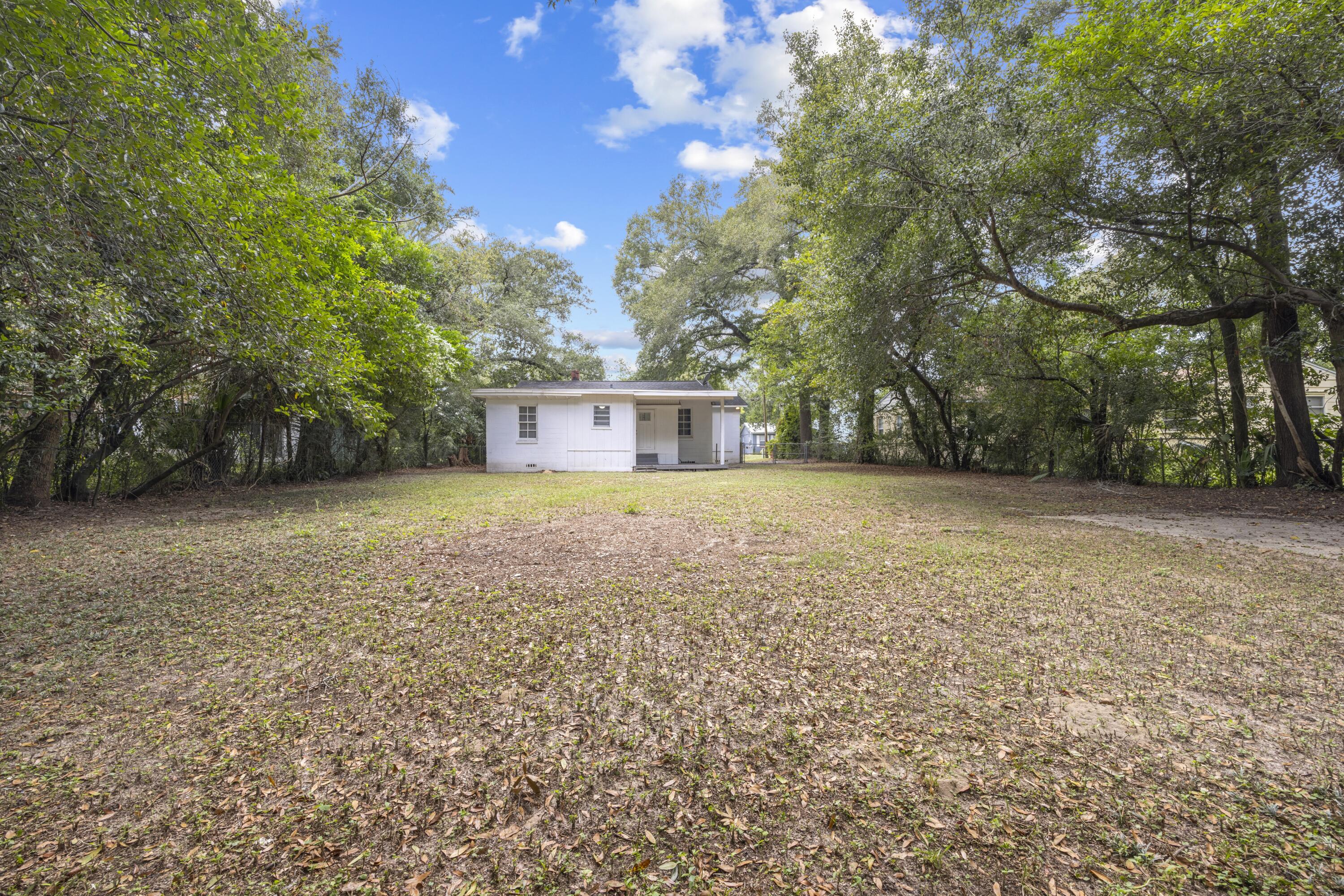 324 Dixie Street Crestview, FL 32536 - Photo 30 of 34 E79A8660