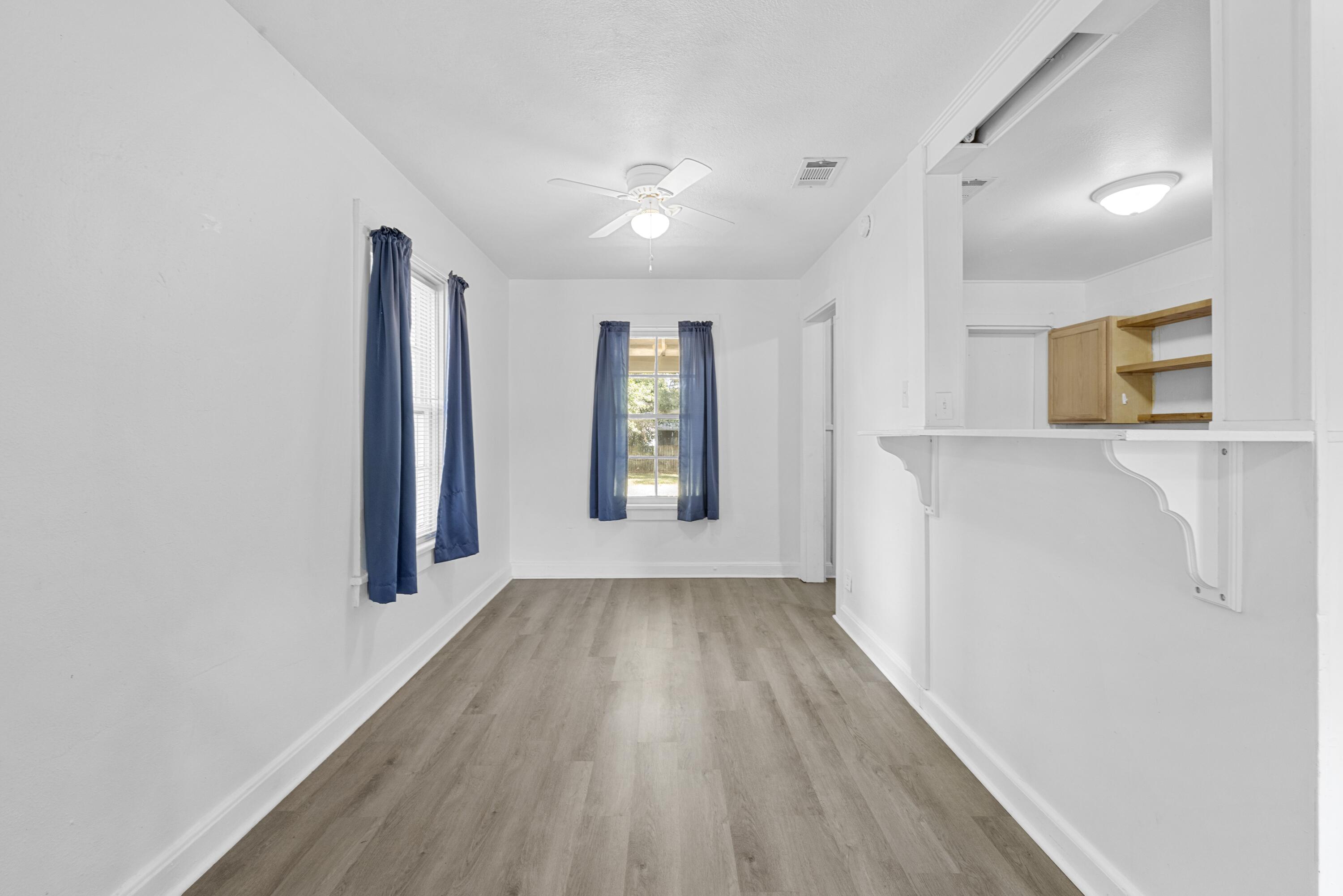 324 Dixie Street Crestview, FL 32536 - Photo 9 of 34 E79A8511