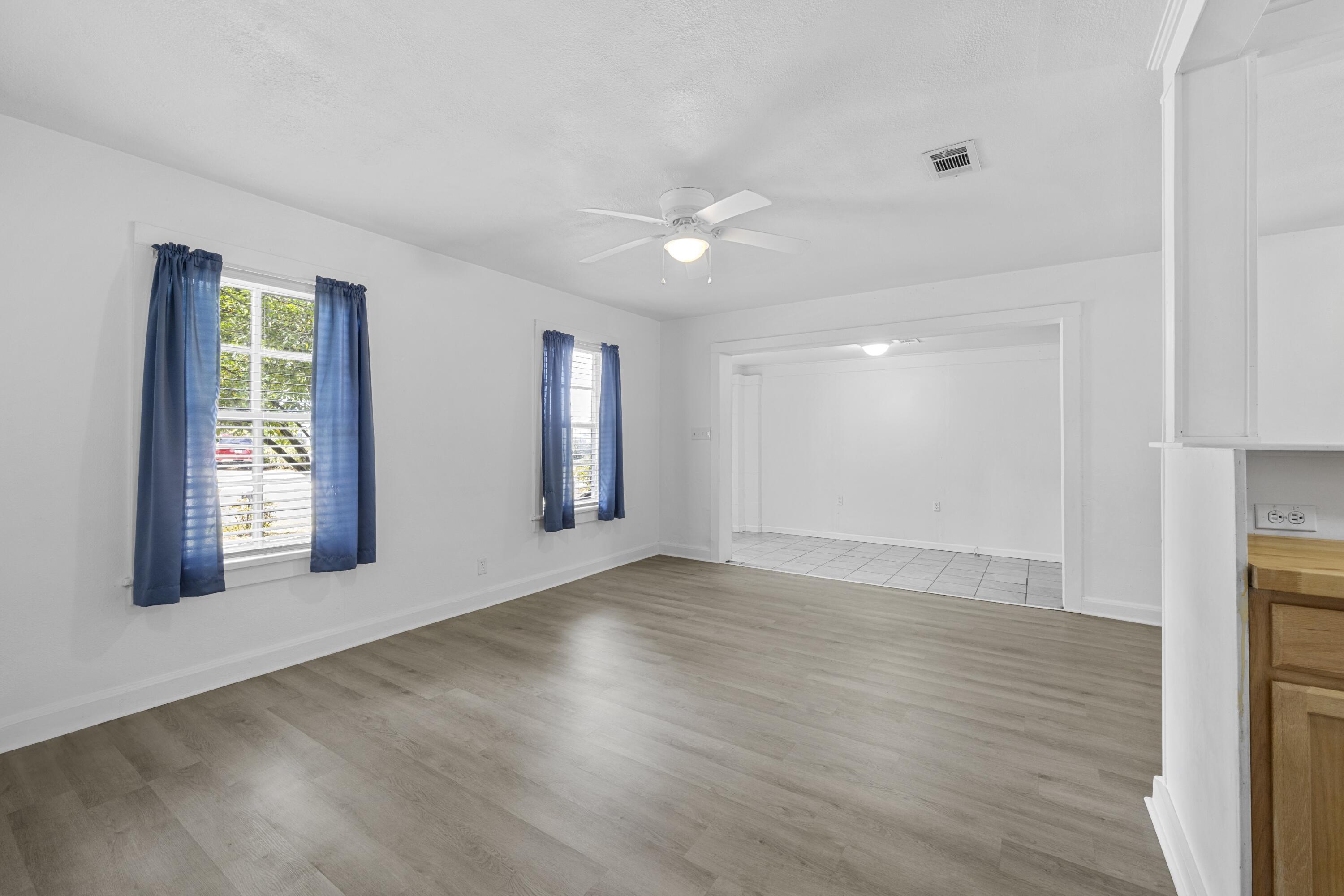 324 Dixie Street Crestview, FL 32536 - Photo 10 of 34 E79A8516