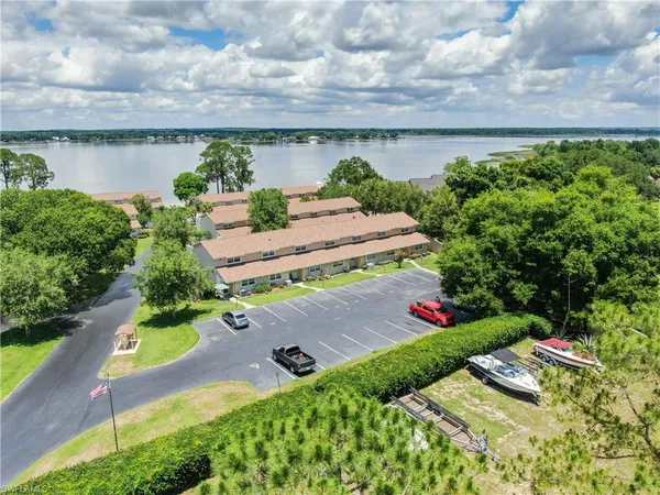 $248,900 | 11001 Southeast Sunset Harbor Road, Unit 34, Summerfield, FL 34491