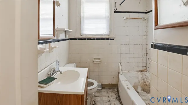 $220,000 | 2302 Clarke Street, Henrico, VA 23228