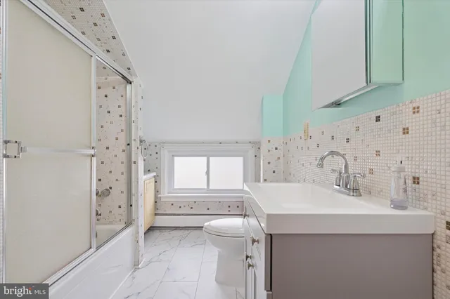 $330,000 | 30 Whitewood Drive, Levittown, PA 19057