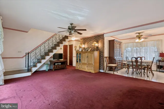 $330,000 | 30 Whitewood Drive, Levittown, PA 19057