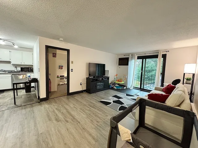 $215,000 | 80 Stanton Street, Unit 32, Worcester, MA 01605