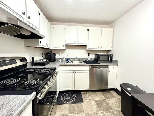 $215,000 | 80 Stanton Street, Unit 32, Worcester, MA 01605