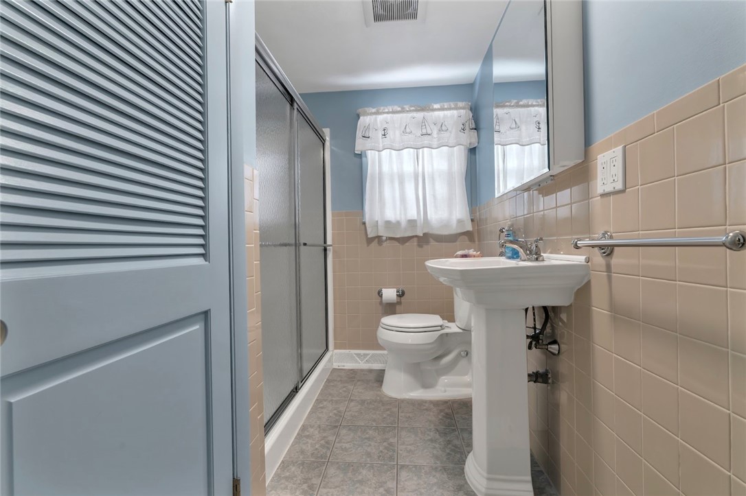 49 Ames Street Pawtucket, RI 02861 - Photo 12 of 29