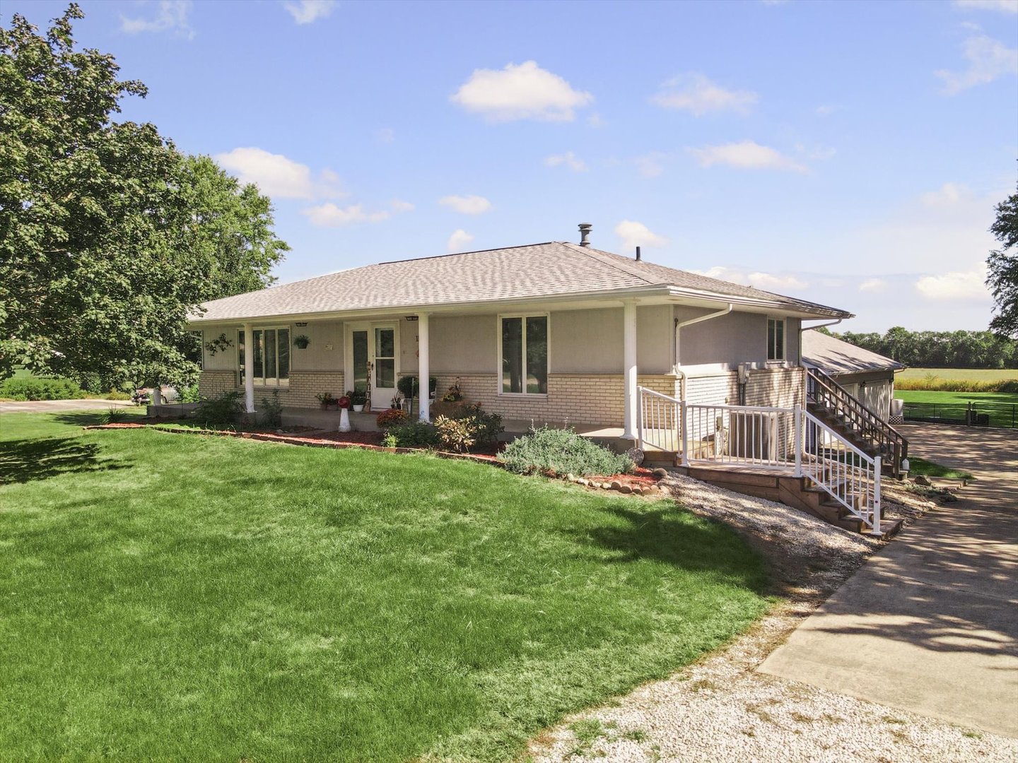 1101 Stockholm Road Paxton, IL 60957 - Photo 1 of 55 Gallery Image 1