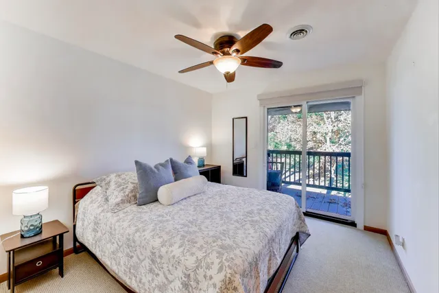 $450,000 | 9 Wildwood Court, Unit D, Williams Bay, WI 53191