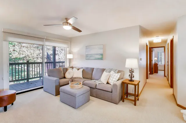 $450,000 | 9 Wildwood Court, Unit D, Williams Bay, WI 53191