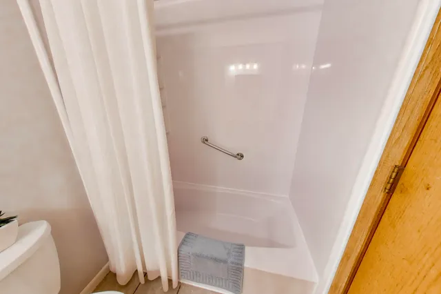 $450,000 | 9 Wildwood Court, Unit D, Williams Bay, WI 53191