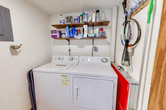 $450,000 | 9 Wildwood Court, Unit D, Williams Bay, WI 53191