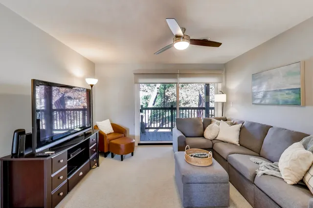 $450,000 | 9 Wildwood Court, Unit D, Williams Bay, WI 53191