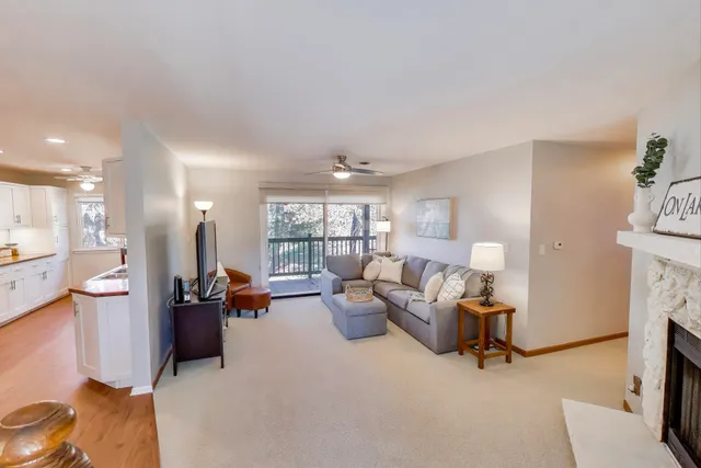 $450,000 | 9 Wildwood Court, Unit D, Williams Bay, WI 53191