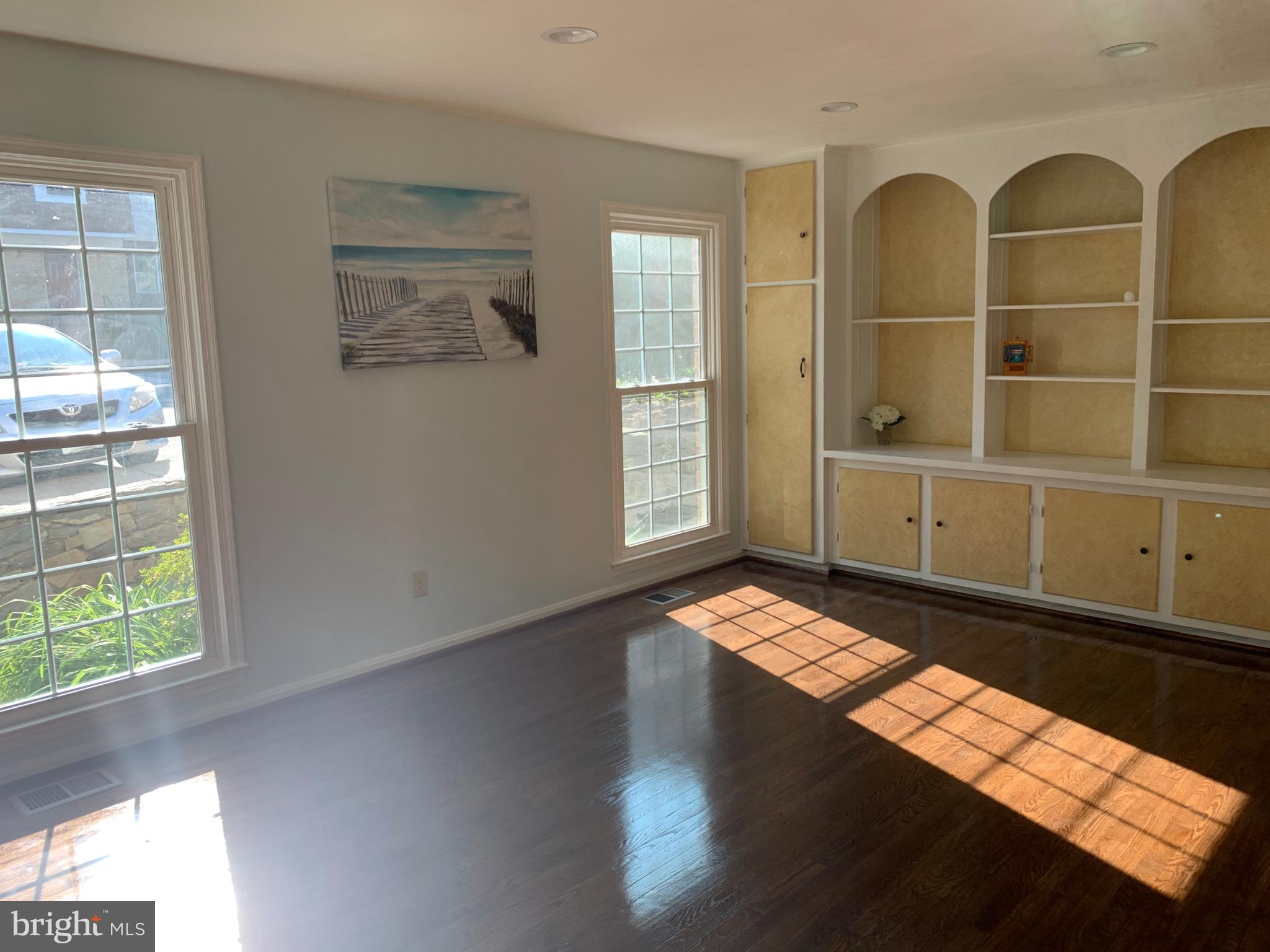 73 Oak Shade Road Gaithersburg, MD 20878 - Photo 3 of 38 Gallery Image 3