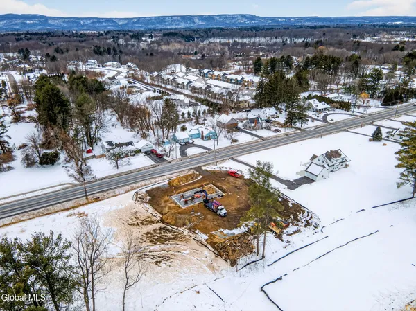 $669,000 | 5105 Western Turnpike, Altamont, NY 12009
