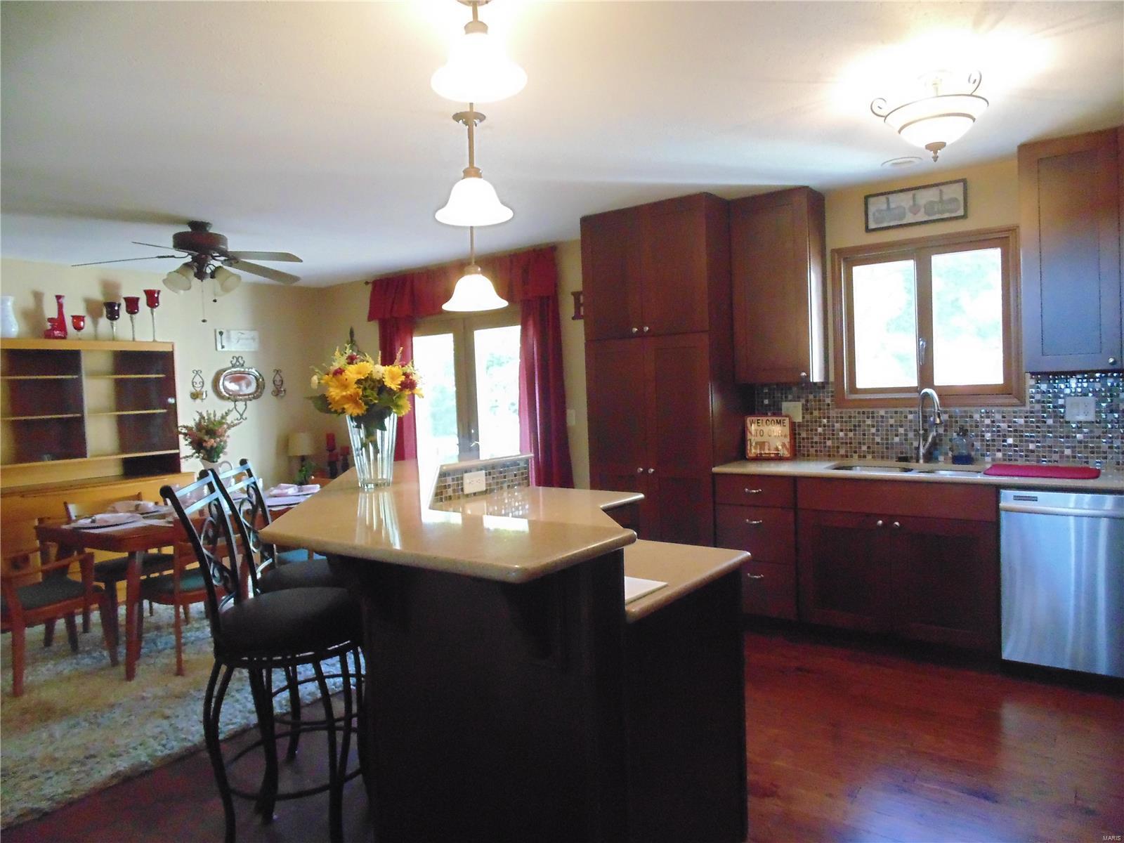 14091 St Rose Road Highland, IL 62249 - Photo 14 of 86