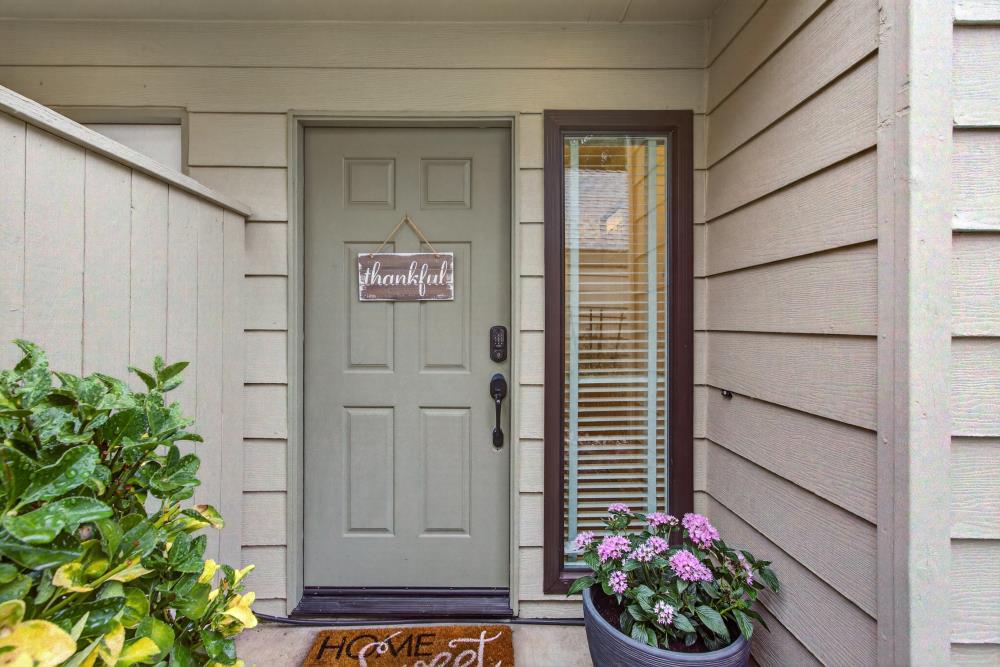 750 Lincoln Road, Unit 62 Yuba City, CA 95991 - Photo 4 of 56 a view of a house with a flower garden