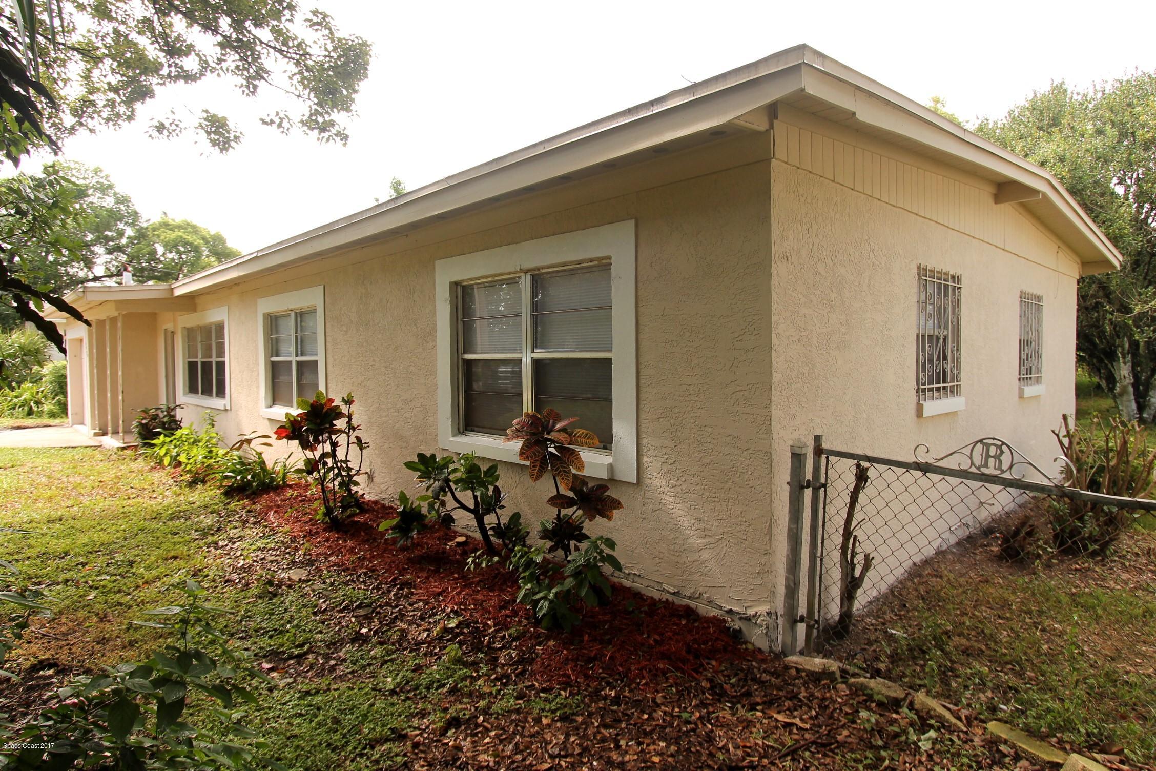 2509 Gulfstream Road, Unit 1 Orlando, FL 32805 - Photo 2 of 48 Front/right side