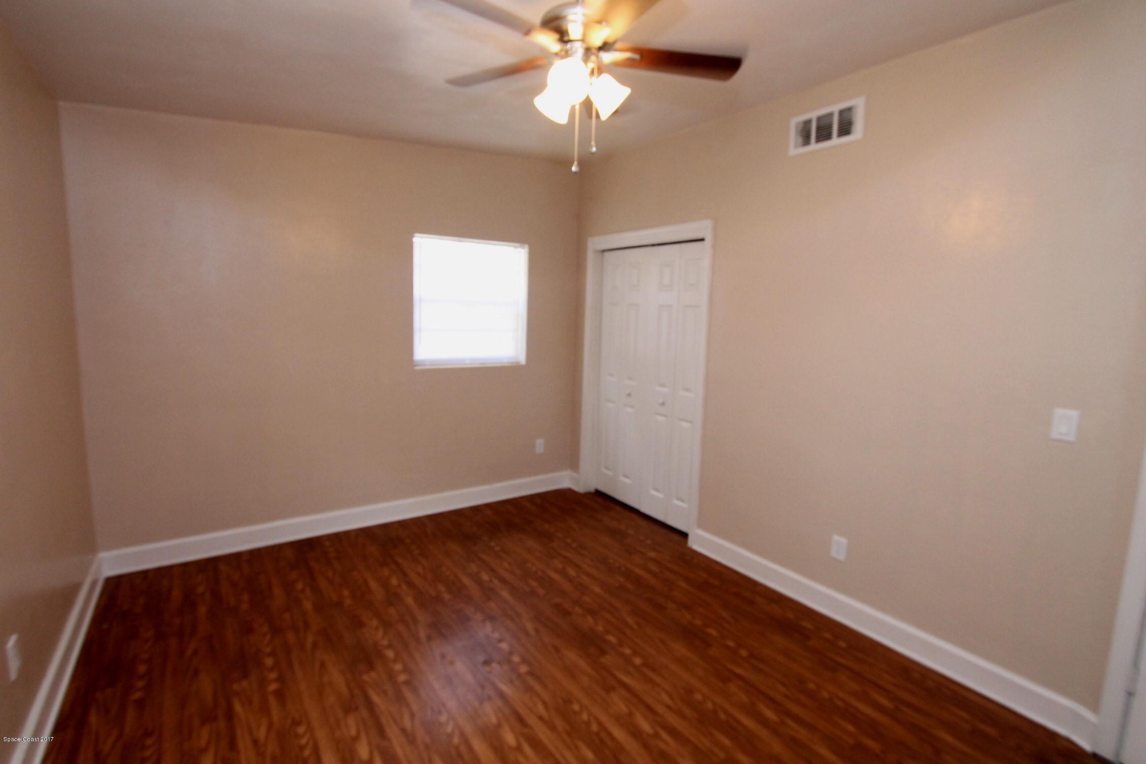 2509 Gulfstream Road, Unit 1 Orlando, FL 32805 - Photo 20 of 48 Master bedroom