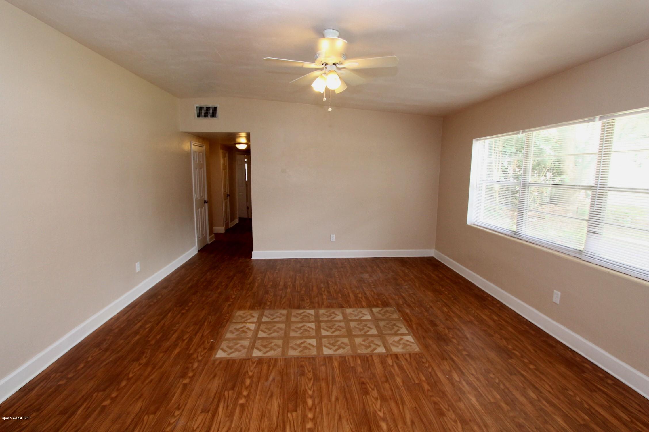 2509 Gulfstream Road, Unit 1 Orlando, FL 32805 - Photo 5 of 48 Living room