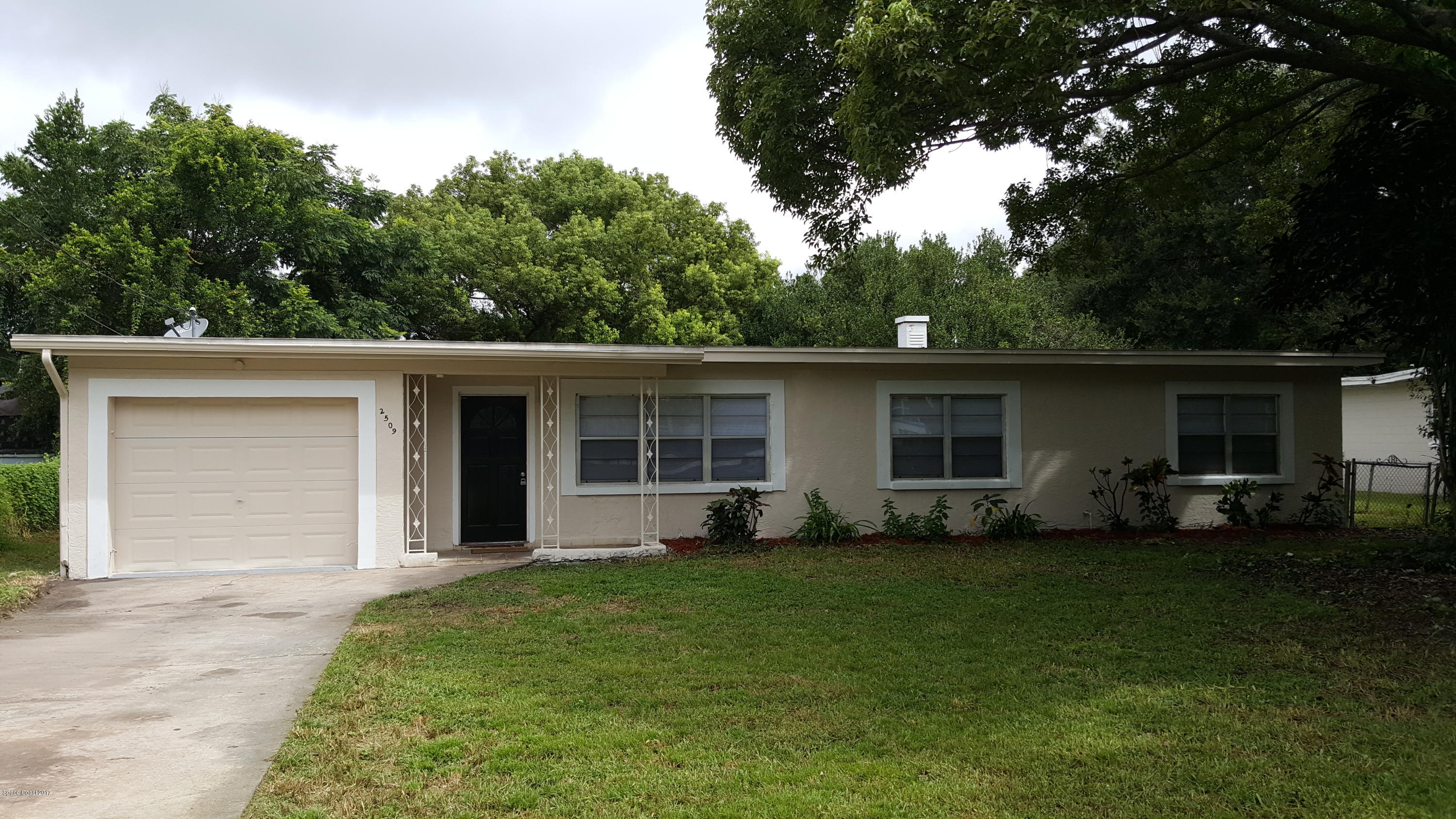 2509 Gulfstream Road, Unit 1 Orlando, FL 32805 - Photo 48 of 48 Front of home