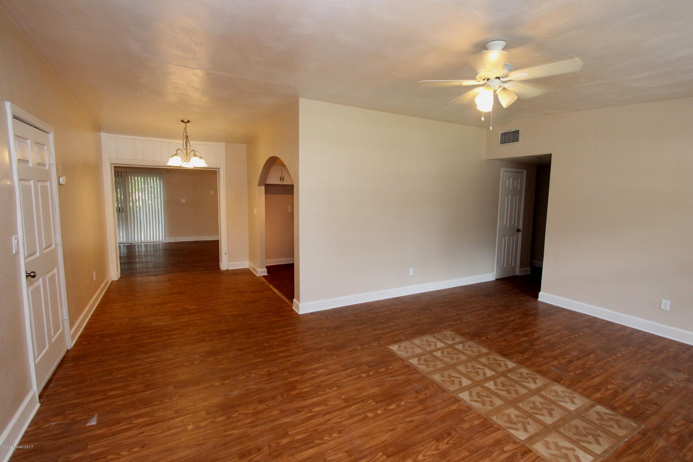 2509 Gulfstream Road, Unit 1 Orlando, FL 32805 - Photo 6 of 48 Living room