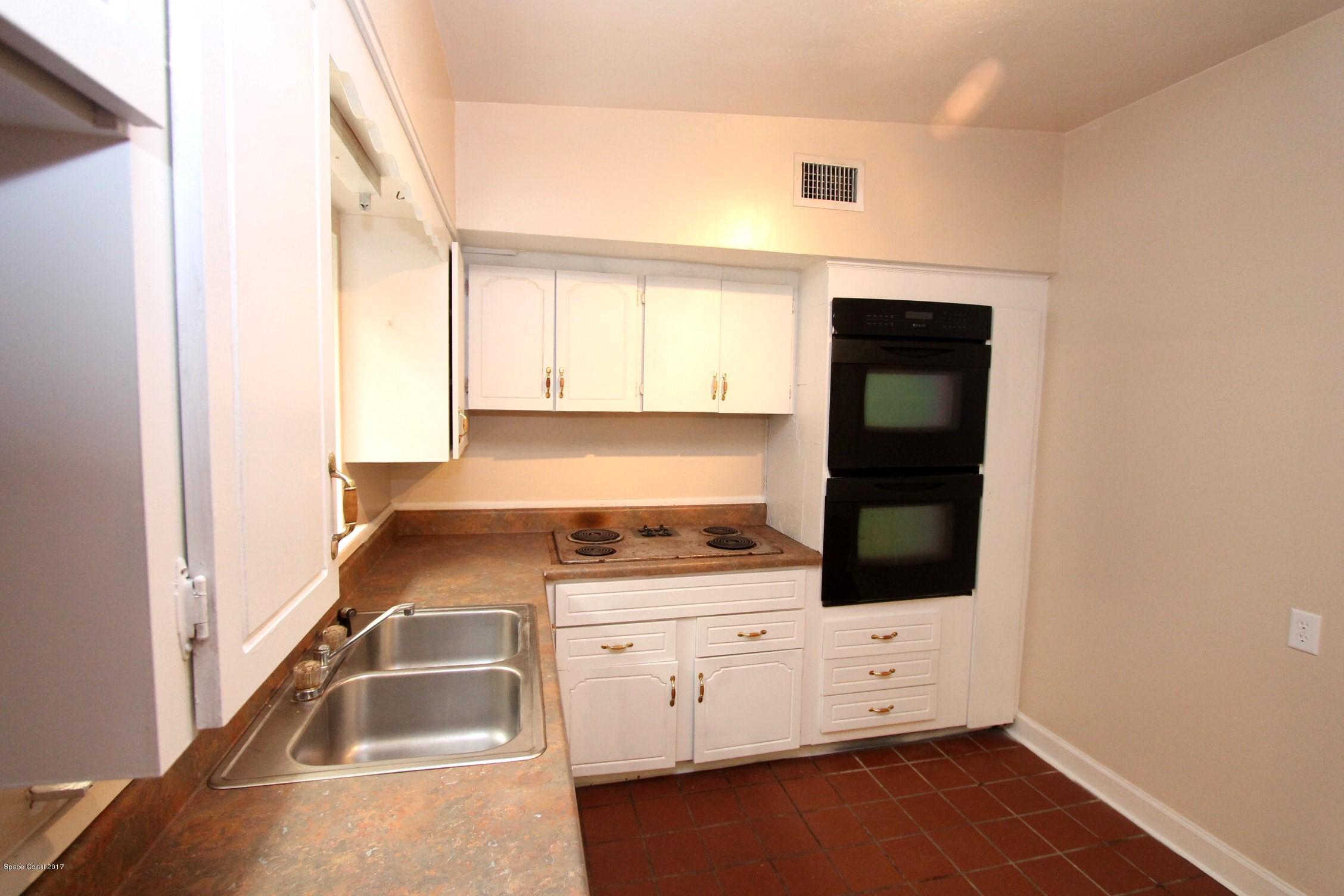 2509 Gulfstream Road, Unit 1 Orlando, FL 32805 - Photo 8 of 48 Kitchen