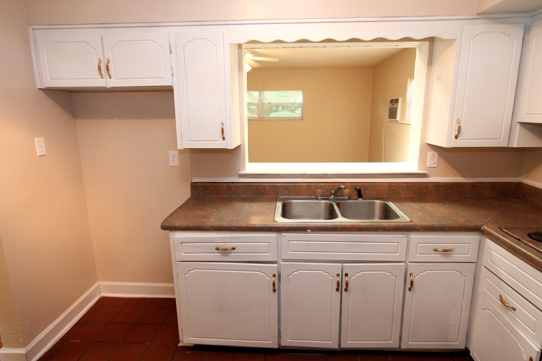 2509 Gulfstream Road, Unit 1 Orlando, FL 32805 - Photo 10 of 48 Pass thru to bonus room