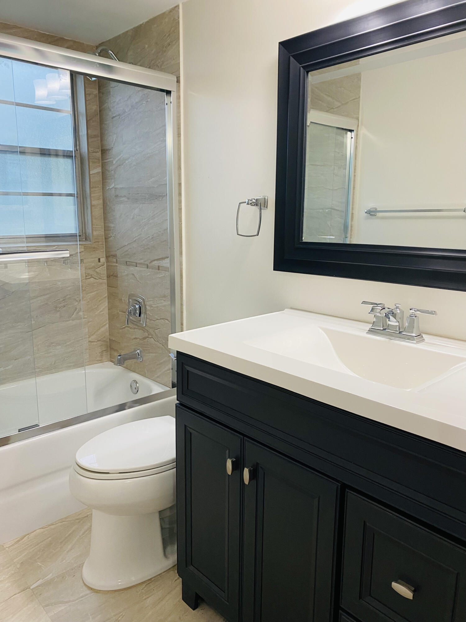 116 Dorset C, Unit 116 Boca Raton, FL 33434 - Photo 15 of 16 Full bath