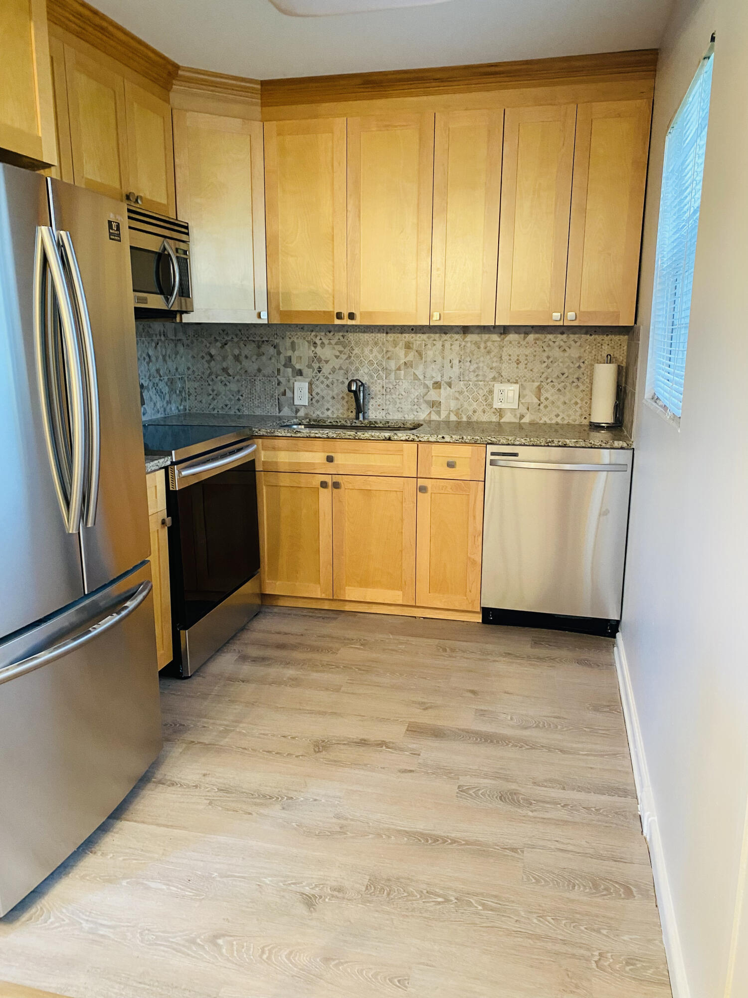116 Dorset C, Unit 116 Boca Raton, FL 33434 - Photo 4 of 16 Kitchen