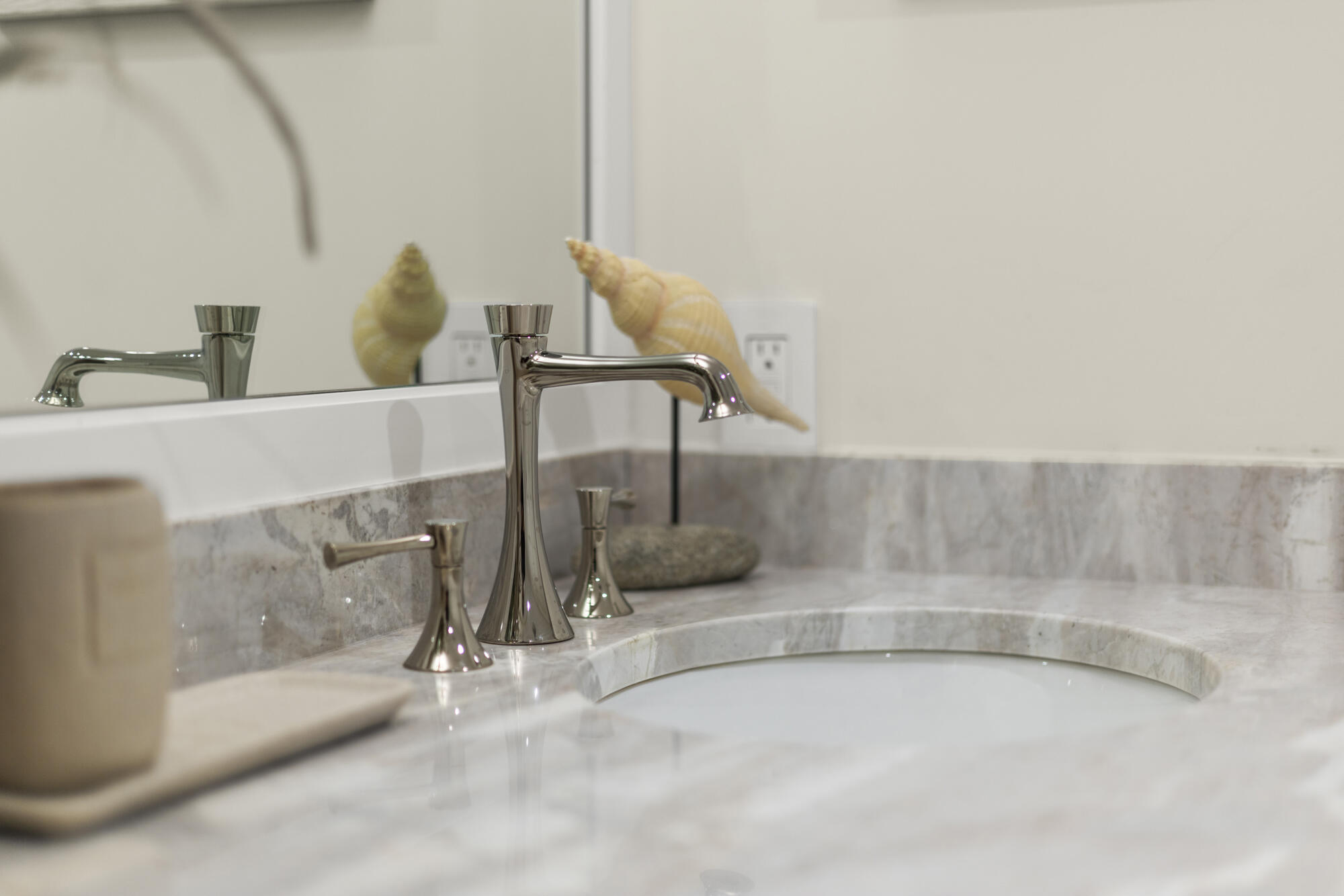 1701 Northeast Ocean Boulevard, Unit 104 Stuart, FL 34996 - Photo 19 of 45 36_0h8a1212