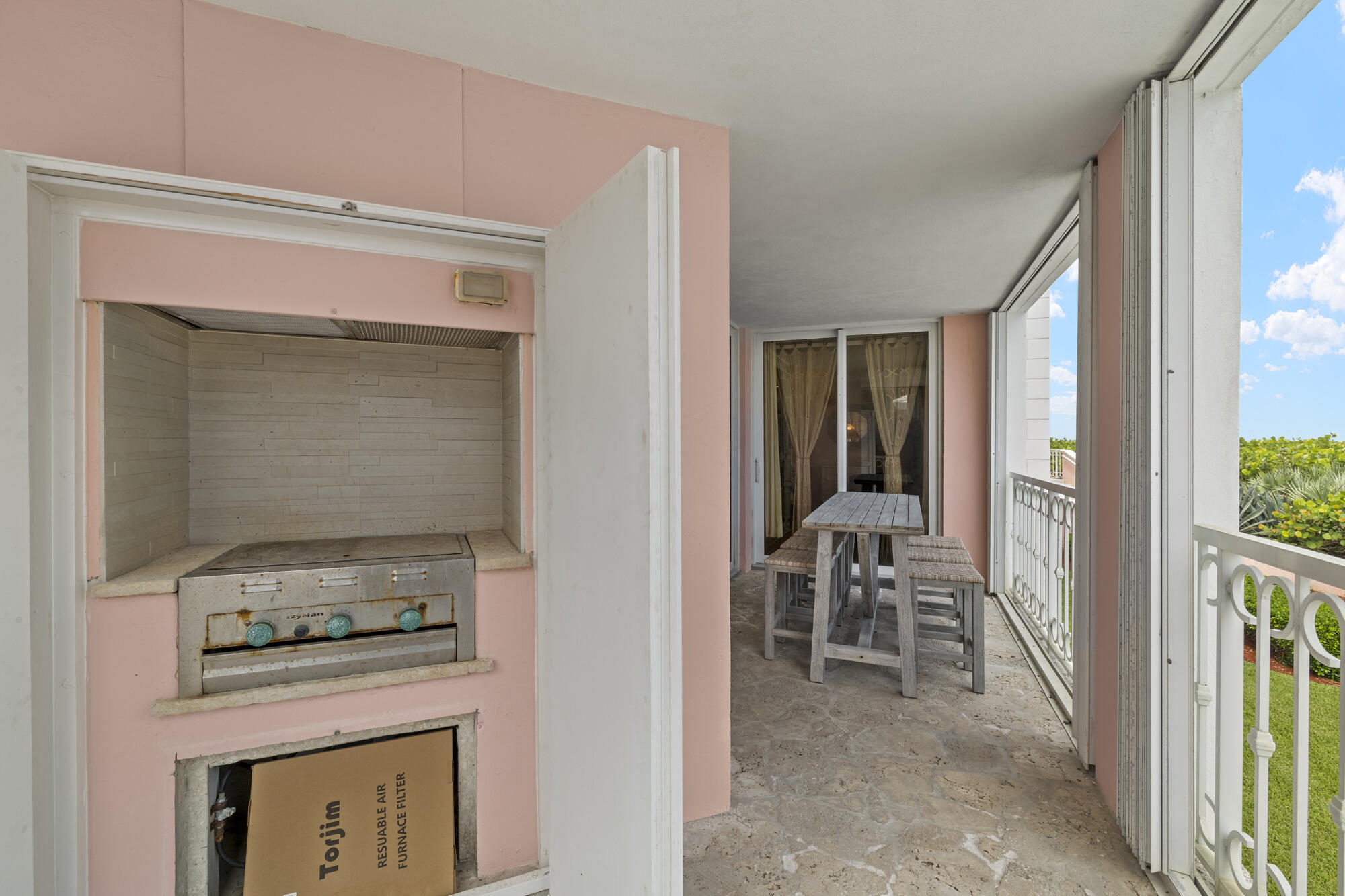 1701 Northeast Ocean Boulevard, Unit 104 Stuart, FL 34996 - Photo 27 of 45 52_0h8a1196