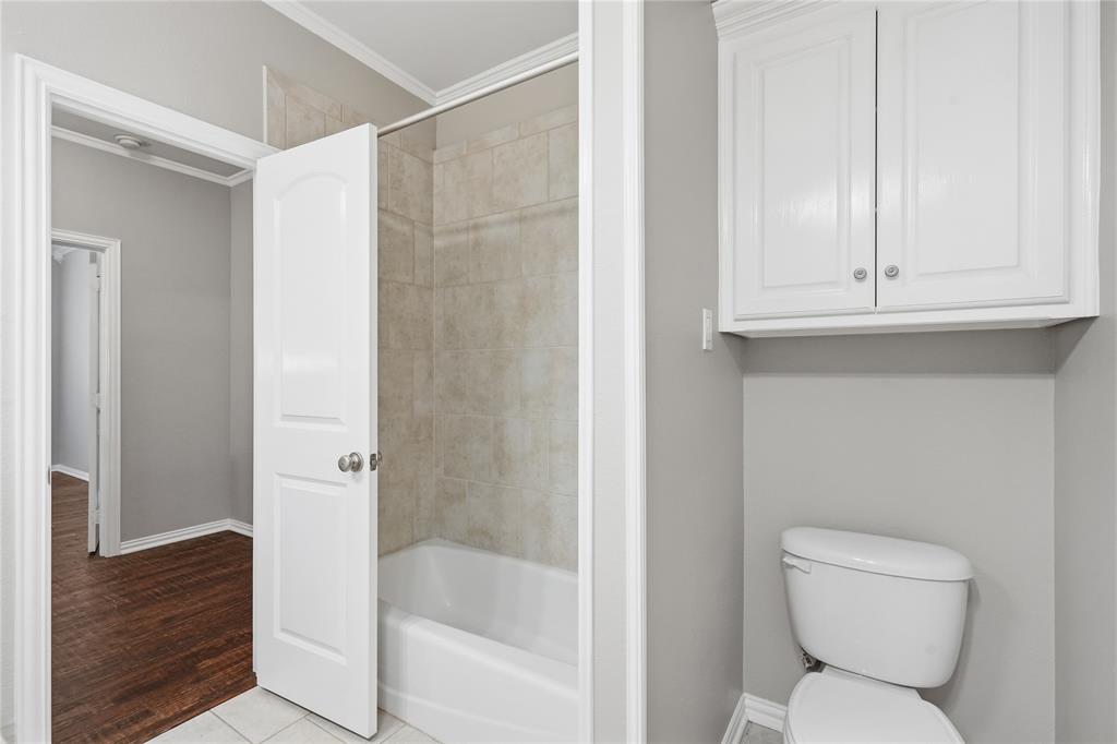 1408 Hampton Road Grapevine, TX 76051 - Photo 33 of 38 Gallery Image 33
