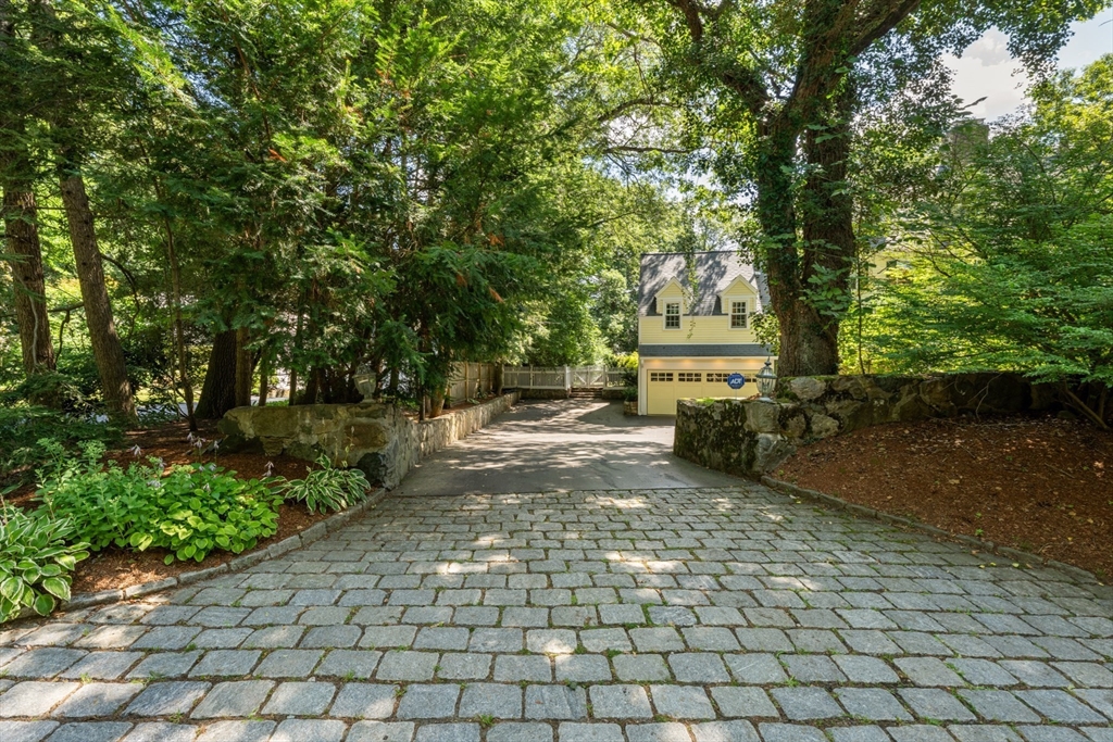 103 Loring Road Weston, MA 02493 - Photo 19 of 20