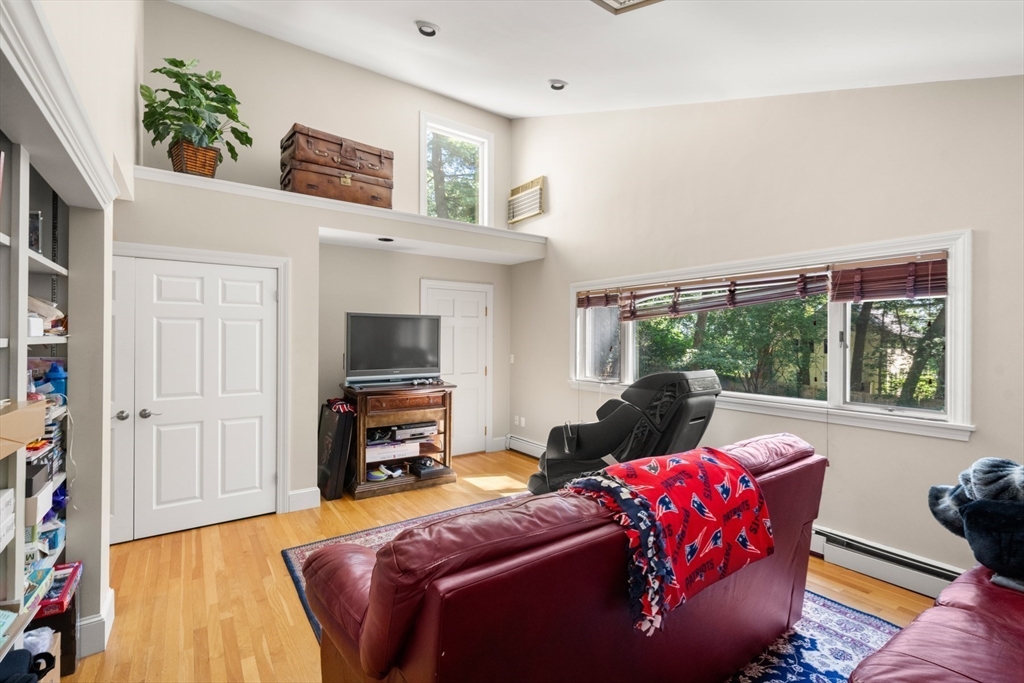 103 Loring Road Weston, MA 02493 - Photo 7 of 20