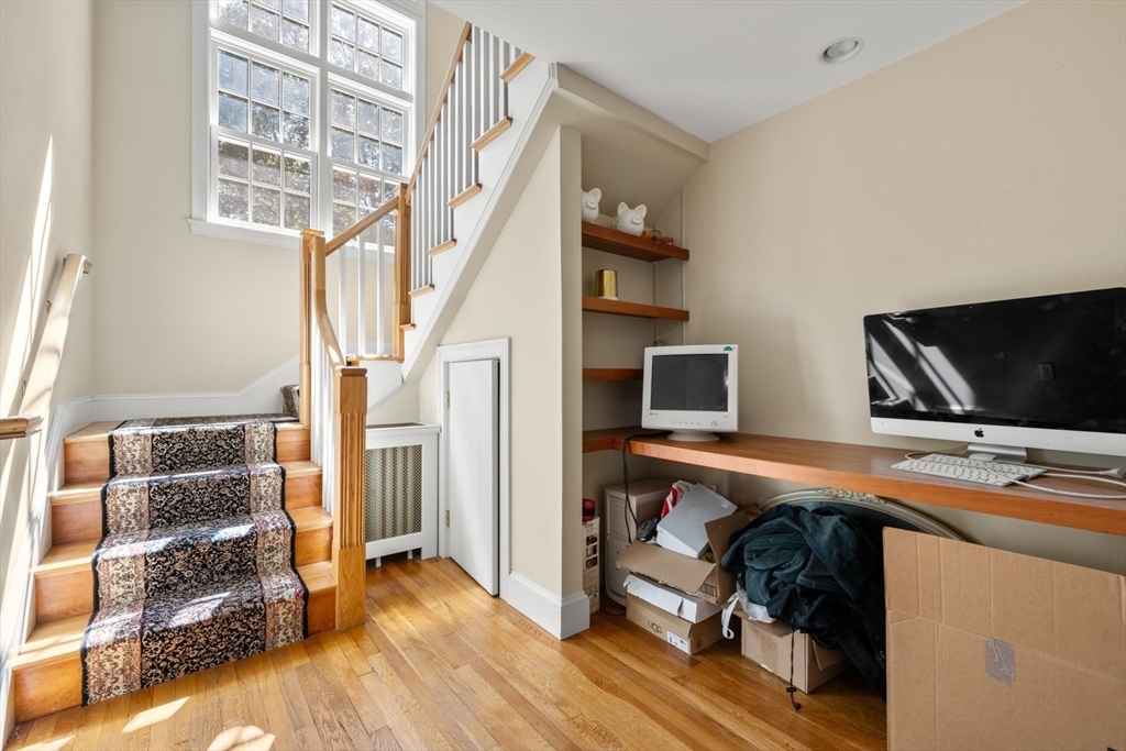 103 Loring Road Weston, MA 02493 - Photo 9 of 20