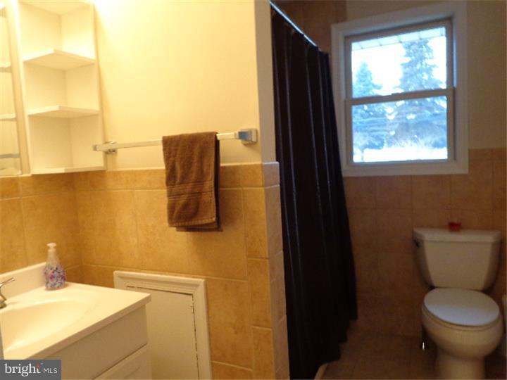 30 Chestnut Road Southampton, PA 18966 - Photo 14 of 25 Bathroom