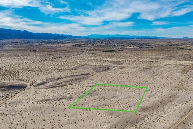 a view of a sky view