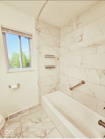 $2,300 | 9502 East 600 South, Zionsville, IN 46077