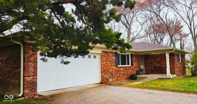 $2,300 | 9502 East 600 South, Zionsville, IN 46077