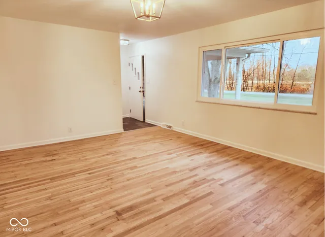 $2,300 | 9502 East 600 South, Zionsville, IN 46077