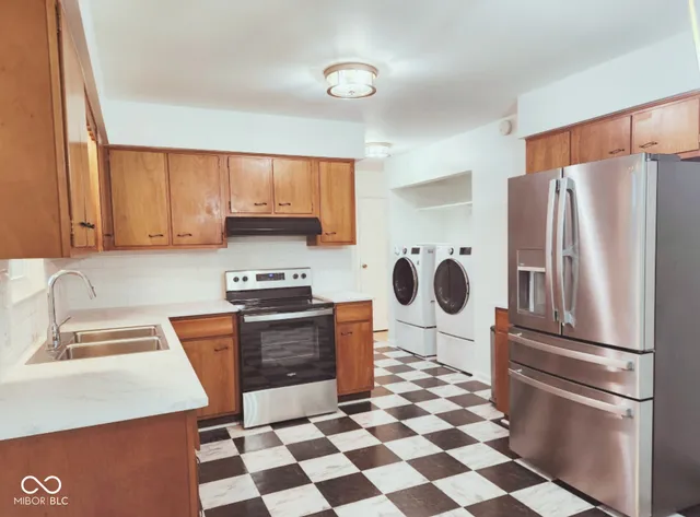 $2,300 | 9502 East 600 South, Zionsville, IN 46077