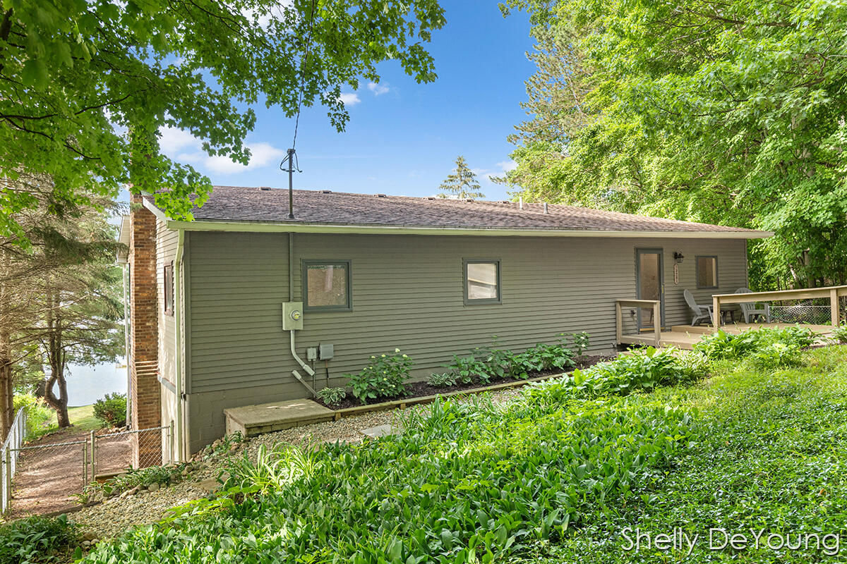 13201 Wedel Road Trufant, MI 49347 - Photo 8 of 55 IMG_1001