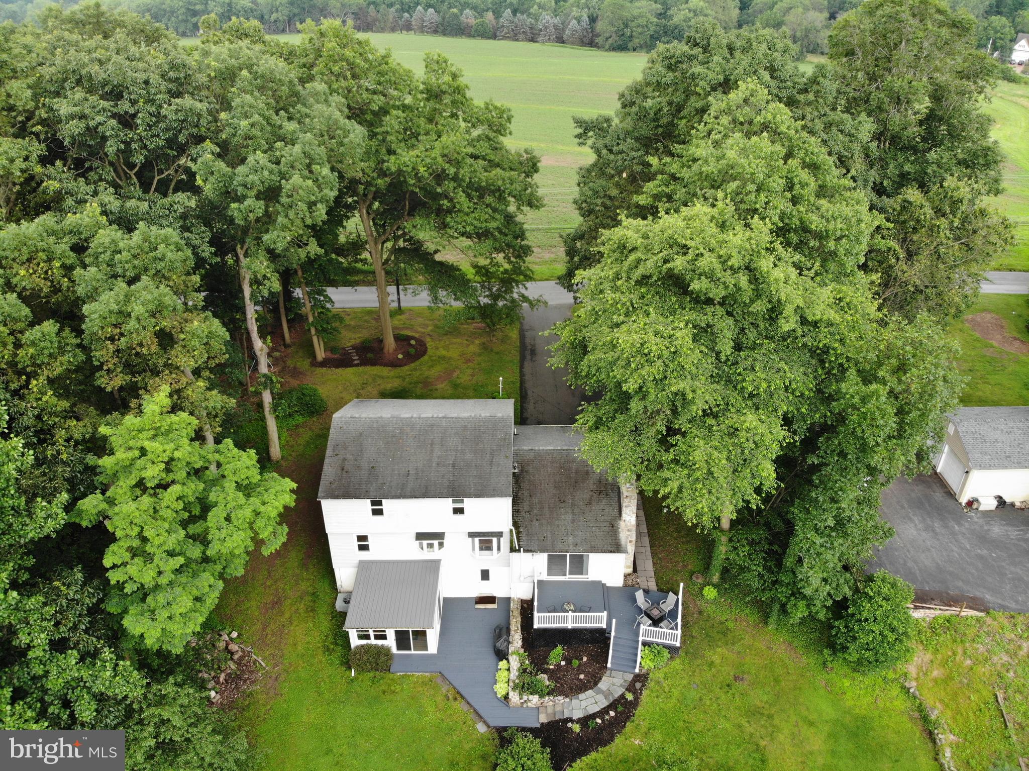 1389 Valley View Road Pottstown, PA 19465 - Photo 4 of 40