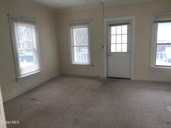 $1,500 | 9 James Street, Unit 2, Saratoga Springs, NY 12866