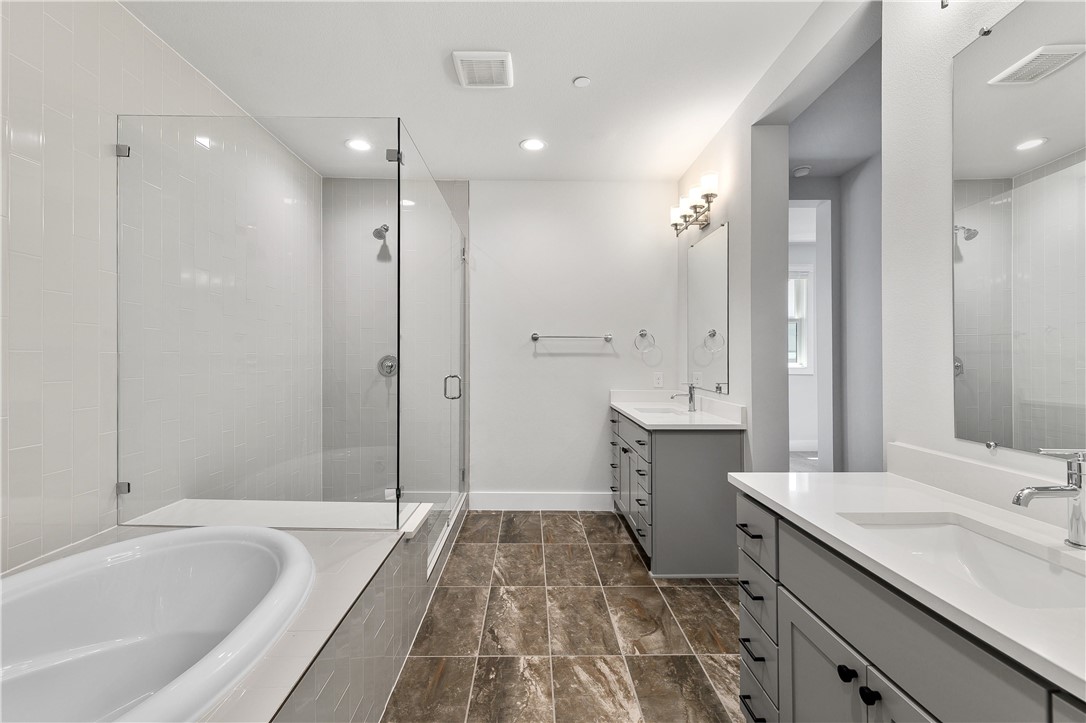 4611 Unity Circle Austin, TX 78731 - Photo 21 of 40 Spa-like primary bath