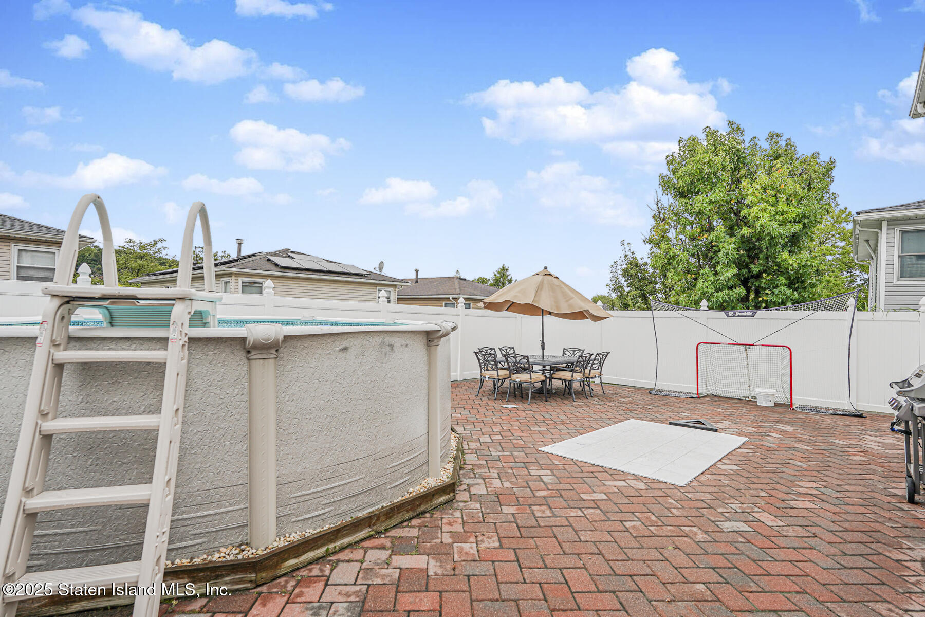 82 Woods Of Arden Road Staten Island, NY 10312 - Photo 29 of 30 a view of a terrace