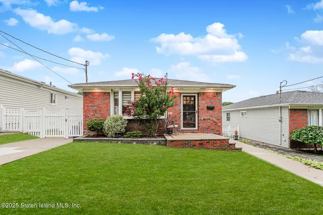 $819,000 | 82 Woods Of Arden Road | Eltingville