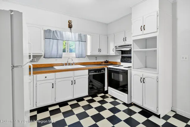 $301,000 | 6 Brooks Lane, Catskill, NY 12414